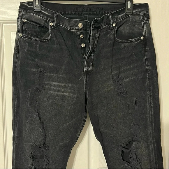 American Eagle 🦅 Hi Rise Girlfriend extreme distressed - Picture 1 of 10